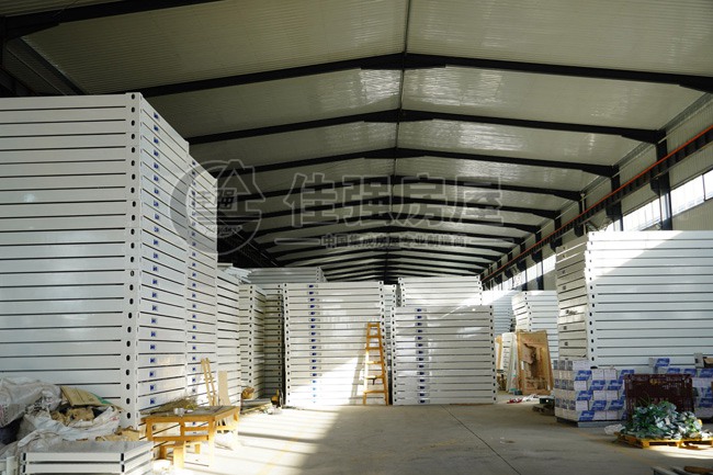 佳強(qiáng)打包箱式房廠家生產(chǎn)基地 佳強(qiáng)打包箱式房廠家生產(chǎn)基地